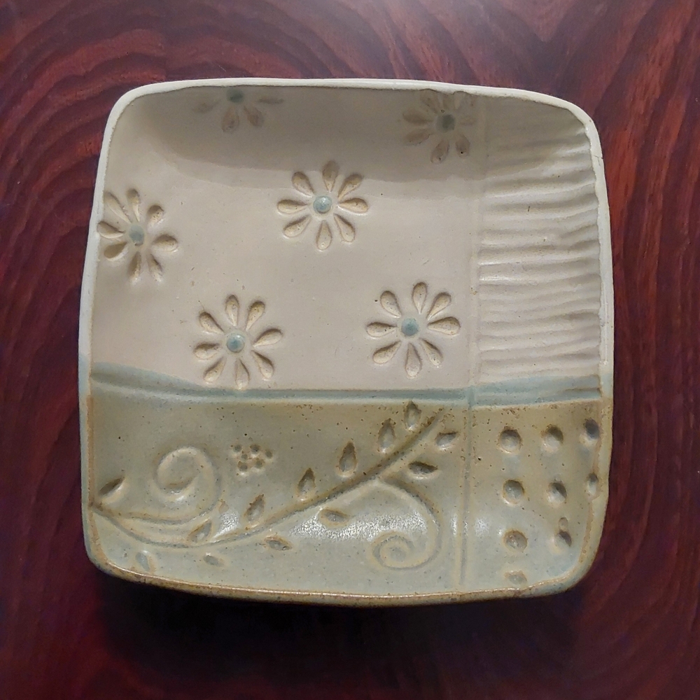 Elegant Cream and Green Ceramic Decorative Plate